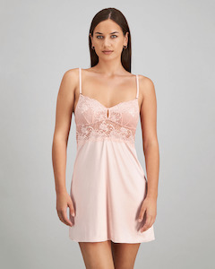 Lingerie: Adoration Chemise