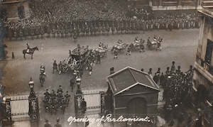 World Postcards: ROYALTY UK ROYAL CARRIAGE & TROOPS LEAVING THE PALACE REAL PHOTO POSTCARD