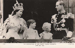 ROYALTY REAL PHOTO CORONATION QEII WITH IMMEDIATE FAMILY POSTCARD