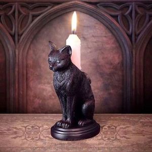 Homewares: Halloween Gothic Figurine Holder Black Resin Candle Holder Stand, Occult Dark Gothic Home Decor (Cat)