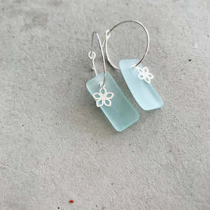 Seaglass Aqua Daisy Hoop E