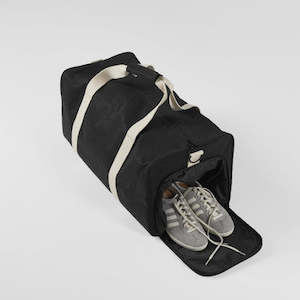 Accessories: Escape Travel Bag