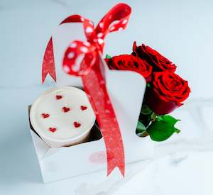 Red Rose Carry Bag with Cake cup