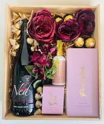 Florist: Time to wine down - Pinot Noir Box