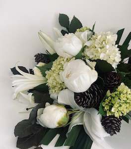 White Christmas Bouquet