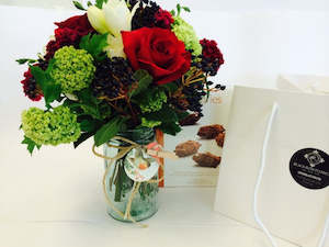 Noel - Christmas posy, vase & Chocolates.