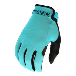 Sporting equipment: MAVERICK GLOVE TURQ 21