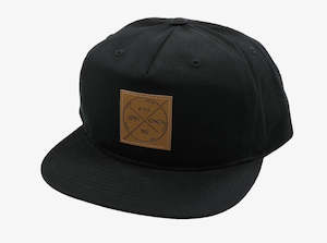 Sporting equipment: HERITAGE LOGO HAT