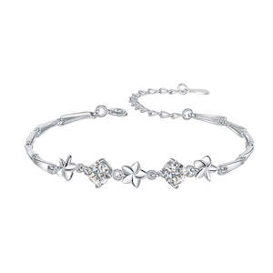 1 Carat Moissanite Floral Moissanite Bracelet in Platinum Overlay Silver