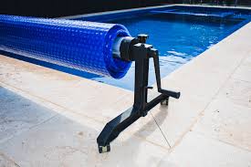 Swimming pool: Premium cast Aluminium cover roller