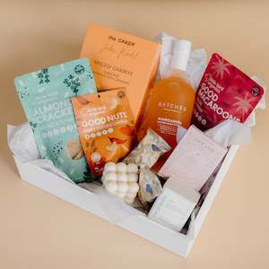 Flower: 'Everything you need" Blush Gift Box