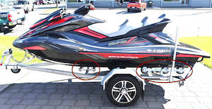 Trailer dealing - boat: JET SKI WOBBLE ROLLER ASSEMBLY- WITH ‘C’ BRACKET AND SWIVEL FRONT BRACKET