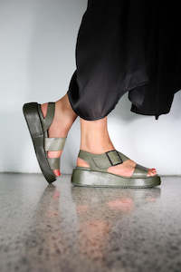 Clothing: Minx - Zen // Khaki