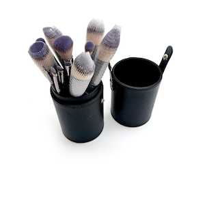 Brush Packs: 15-Piece Make Up Brush Set with Black Cylinder Case