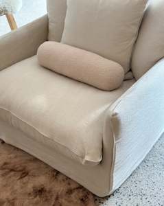 Furniture wholesaling: BOUCLE BOLSTER VANILLA