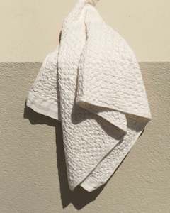 Furniture wholesaling: WAFFLE HAND TOWEL CREAM