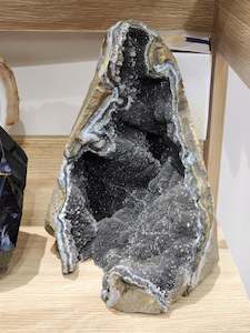 Crystal glass: Large Black Amethyst Geode