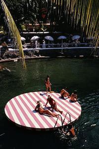 SLIM AARONS 'LA CONCHA BEACH CLUB' PHOTOGRAPHIC PRINT - SIZE E FRAMED - EX DISPLAY