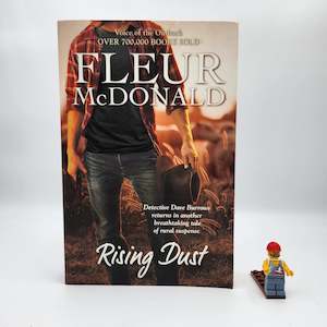 Books: Rising Dust (Young Detective Dave Burrows) - Fleur McDonald