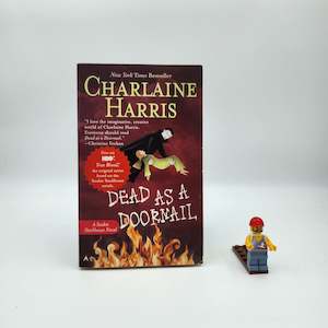 Dead As A Doornail (Sookie Stackhouse #5) - Charlaine Harris