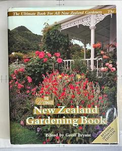 The Ultimate New Zealand Gardening Book - By Geoff Bryant