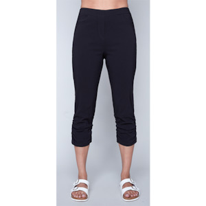 Womenswear: Italian Capri Pants Black