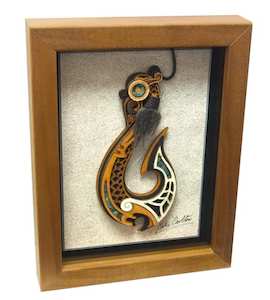 Clothing: FRAMED TE MATAUE E MAUI