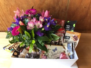 Chocolate: Flowers and Chocolate Gift Hamper - Premium