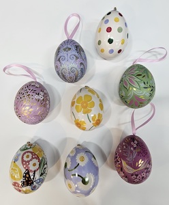 Chocolate: Easter Egg tins