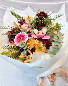 Florist: Autumnal Bouquet Wrap