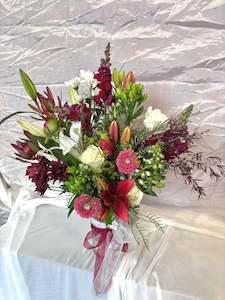 Christmas Bouquet in Vase - Mistletoe