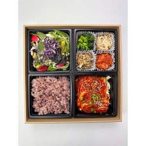 Takeaway food: Chilli Tofu Square Lunch Box