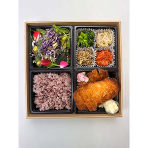 Takeaway food: Fish Cutlet Square Lunch Box