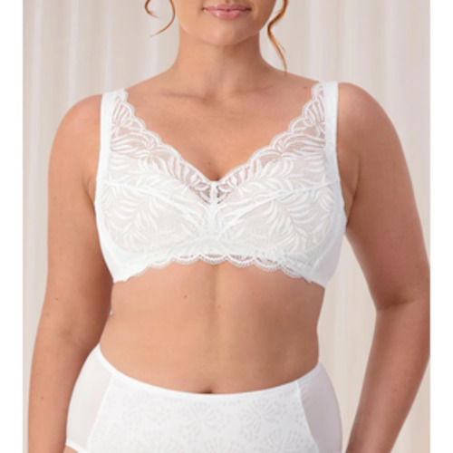 Triumph Essential Lace Non Wire Bra