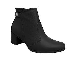 Shoe: Refine your daily wardrobe with Piccadilly Ref: 654054-05 in Black. This Black Ankle Boot boasts both style and charm