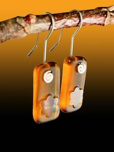 Flower Signature Earrings in Vintage Long-Neck Bottle Amber