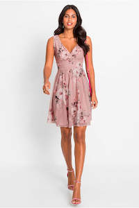 Womenswear: 11100 Floral V neck chiffon.