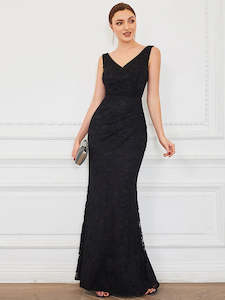 11263 Simple but elegant lace v neck with soft rouching