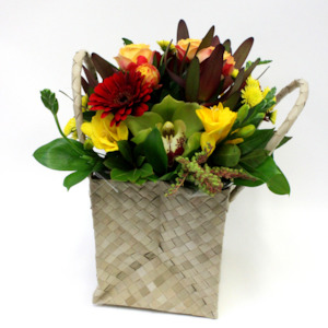 Florist: Textured Posy in a Flax Handbag