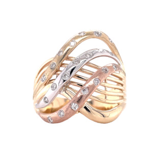 Jewellery: 9ct Tri-Gold 25pt. Diamond Ring B23J33