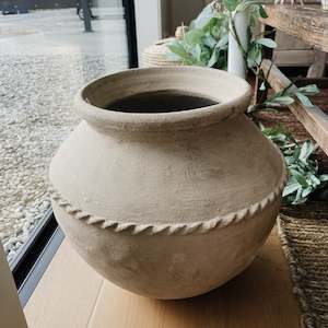 Ceramics: Terracotta Pot w Rib MEDIUM