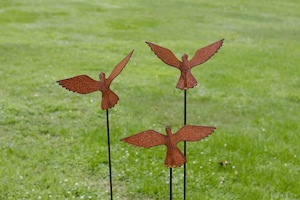 Rustic Iron Sculpture - Flying Doves x 3 ( 105cm to 131cm tall )