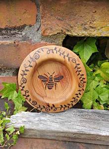 Rimu Bee Plate