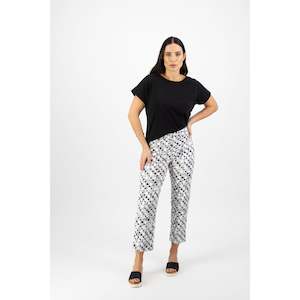 Womenswear: printed lightweight 7/8 oreo (Last one size 6)