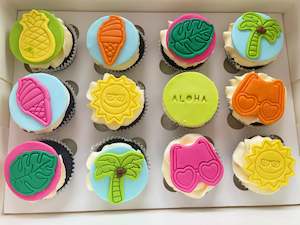 Cake: Tropical Themed Cupcakes