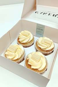 Classic Vanilla Cupcakes