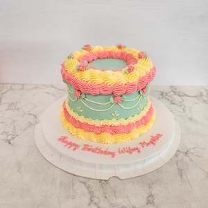 Cake: Vintage theme cake