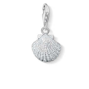 Jewellery: C/Club Clam Shell