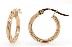 Jewellery: Twisted-look Hoops