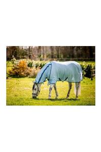 Sporting equipment: Horseware Amigo Bug Rug